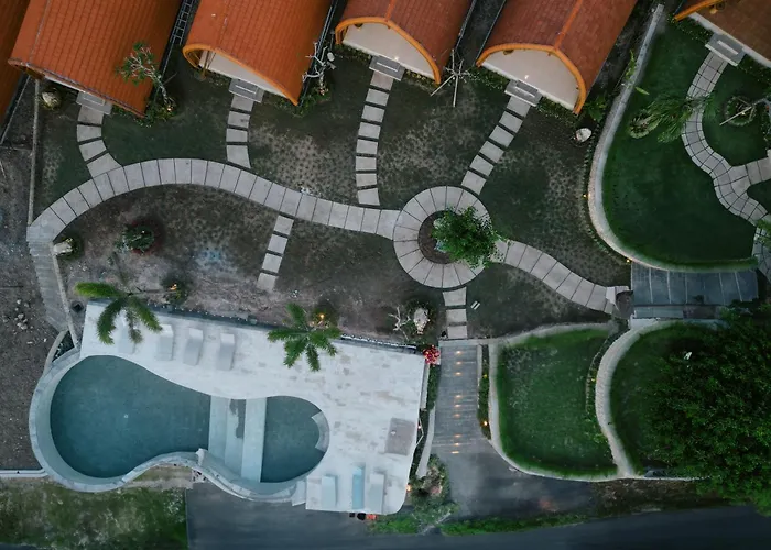 Samplangan Penida Hotel Batununggul